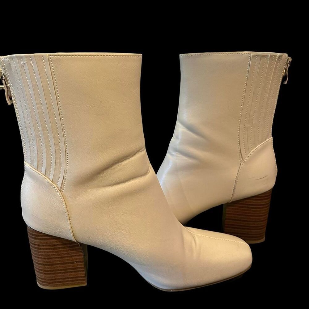Women's Faux Leather Tru Comfort White Boots Size10 - Picture 4 of 6